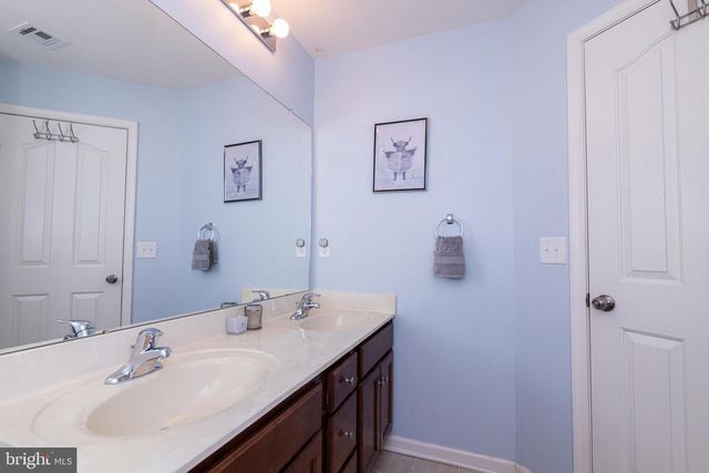 46 CREEKSIDE WAY, Burlington, NJ 08016