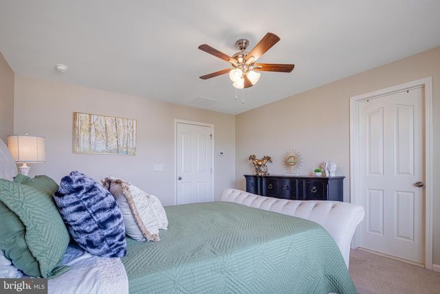 46 CREEKSIDE WAY, Burlington, NJ 08016