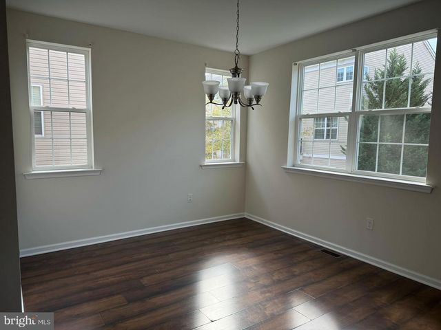 46 CREEKSIDE WAY, Burlington, NJ 08016