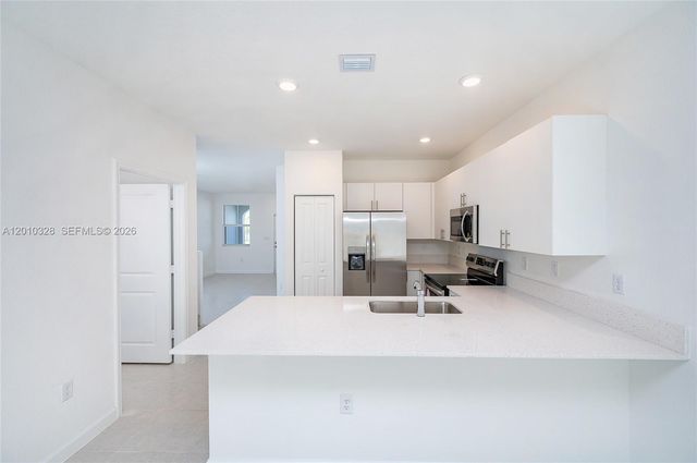 2642 SE 10 street, Homestead, FL 33035