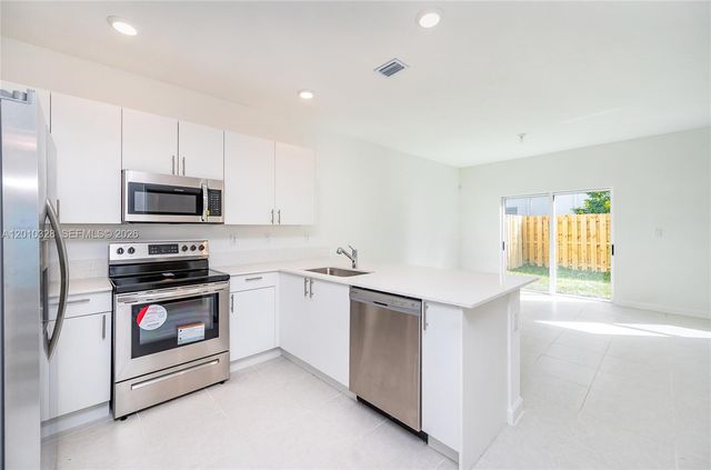 2642 SE 10 street, Homestead, FL 33035