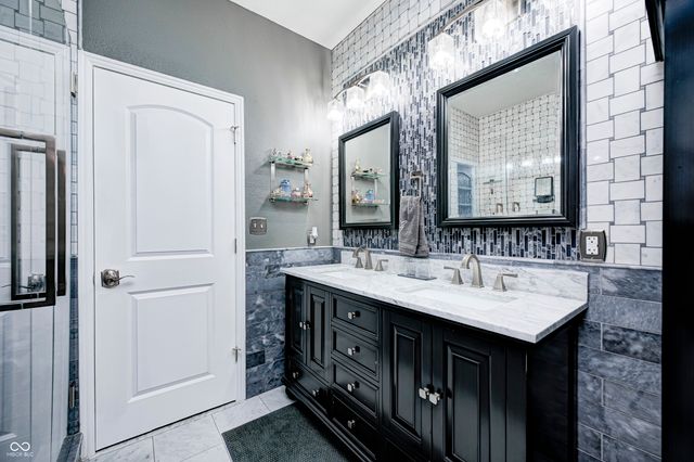 5914 Cabot Drive, Indianapolis, IN 46221