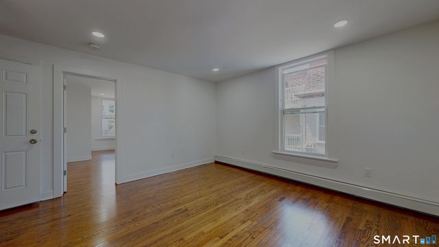 24 Bond Street, Hartford, CT 06114