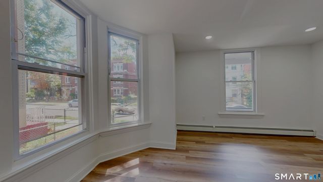 24 Bond Street, Hartford, CT 06114