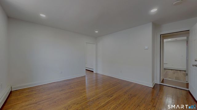 24 Bond Street, Hartford, CT 06114