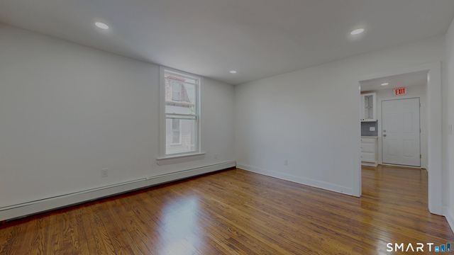 24 Bond Street, Hartford, CT 06114