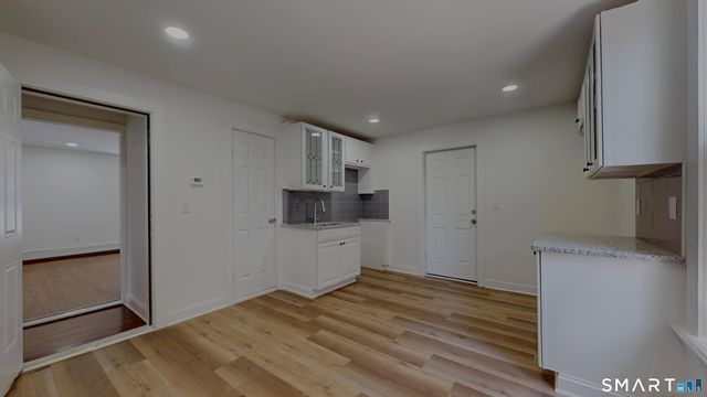 24 Bond Street, Hartford, CT 06114