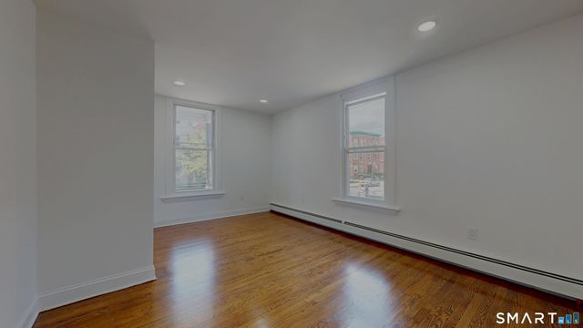 24 Bond Street, Hartford, CT 06114