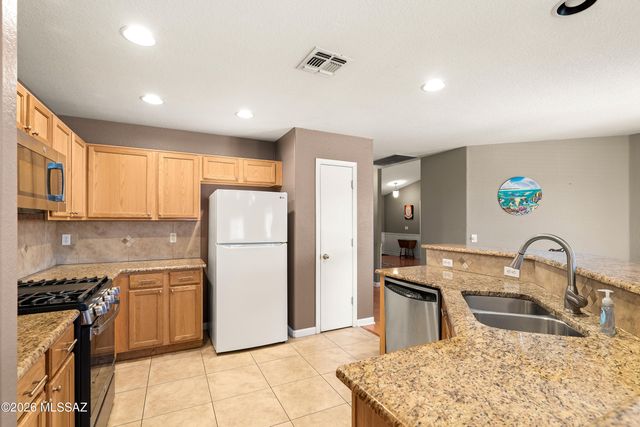 9300 E Amethyst Quartz Drive, Tucson, AZ 85747