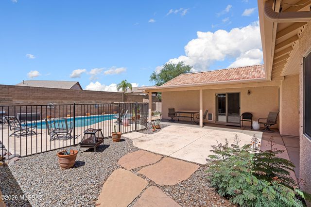 9300 E Amethyst Quartz Drive, Tucson, AZ 85747