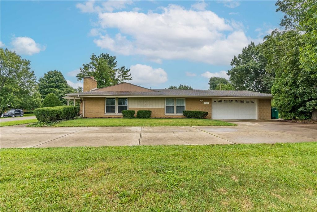 2165 Brookridge Drive, Beavercreek, OH 45431