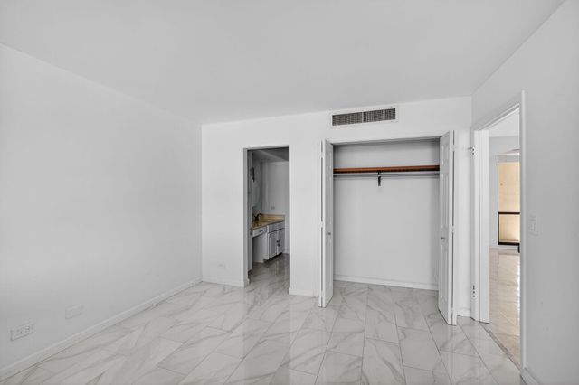 134 Lakeshore Drive T14, North Palm Beach, FL 33408