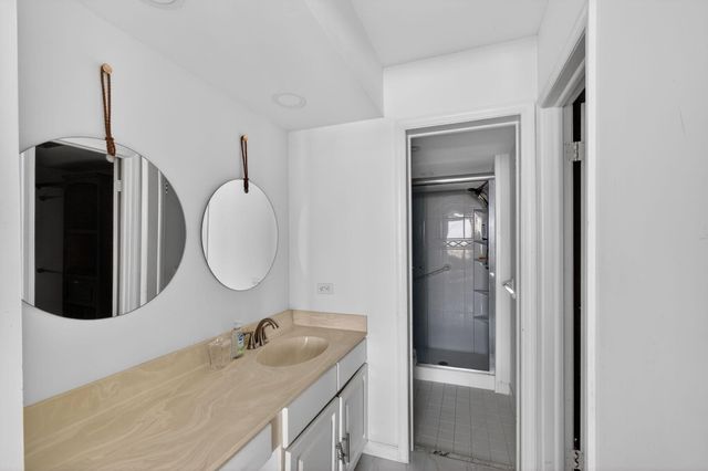 134 Lakeshore Drive T14, North Palm Beach, FL 33408