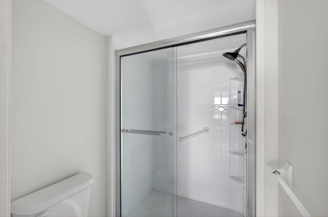 134 Lakeshore Drive T14, North Palm Beach, FL 33408