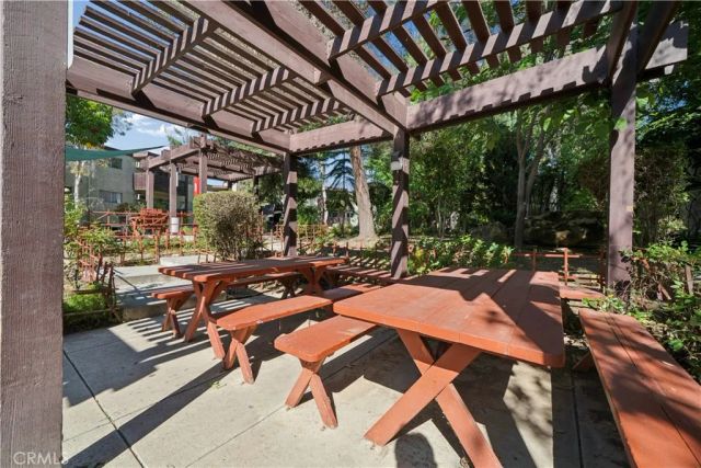 5840 Benner 301, Los Angeles, CA 90042