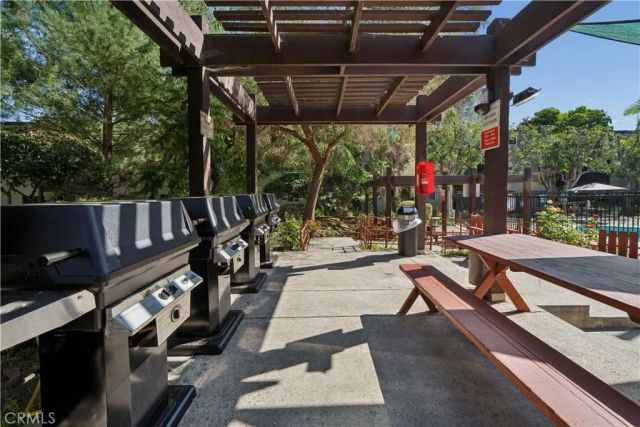 5840 Benner 301, Los Angeles, CA 90042