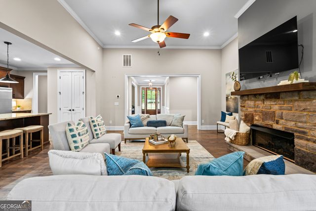 245 Discovery Lake Drive, Fayetteville, GA 30215