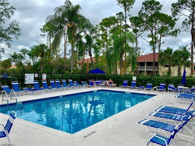 517 Robin Hood CIR 102, Naples, FL 34104