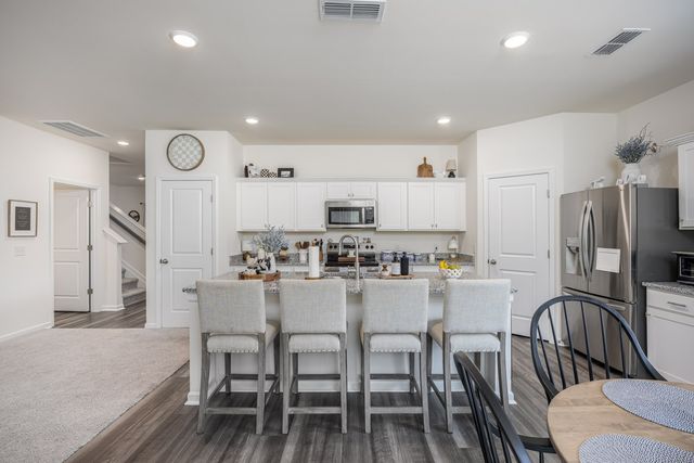 2122 Youngfellow Dr, Columbia, TN 38401