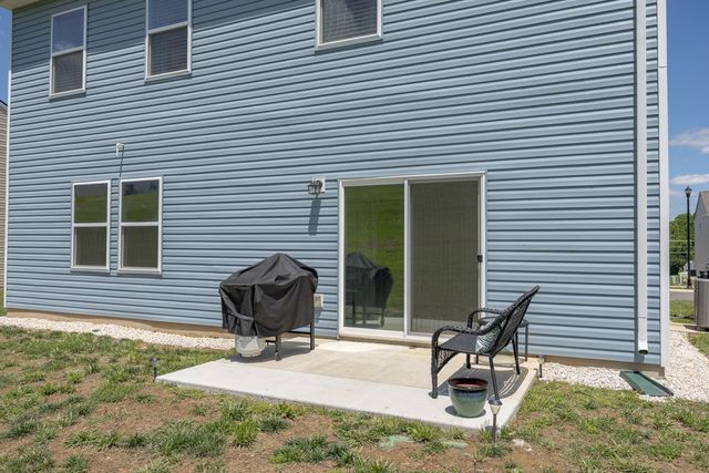 2122 Youngfellow Dr, Columbia, TN 38401