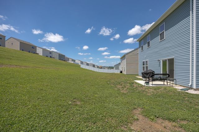 2122 Youngfellow Dr, Columbia, TN 38401