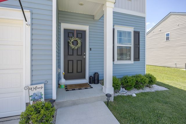 2122 Youngfellow Dr, Columbia, TN 38401