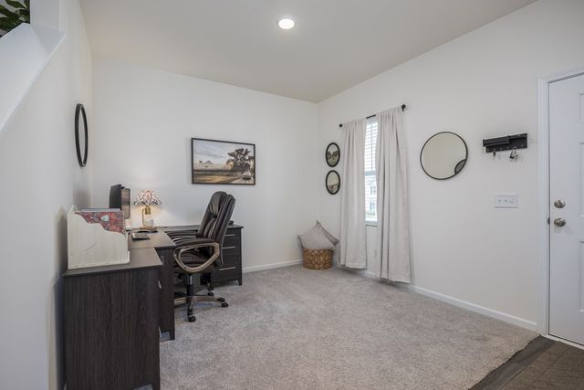 2122 Youngfellow Dr, Columbia, TN 38401