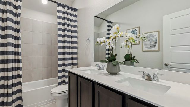 411 Carthage Street, Caddo Mills, TX 75135