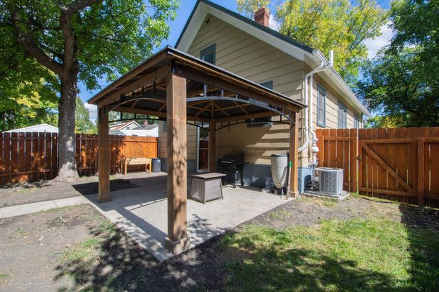 1213 14th Street S, Fargo, ND 58103