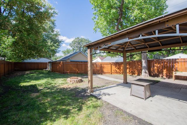 1213 14th Street S, Fargo, ND 58103