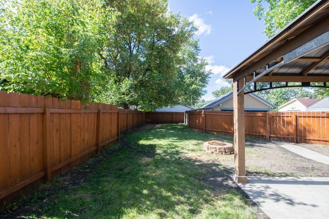 1213 14th Street S, Fargo, ND 58103