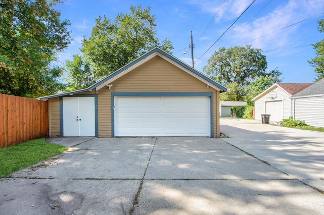 1213 14th Street S, Fargo, ND 58103