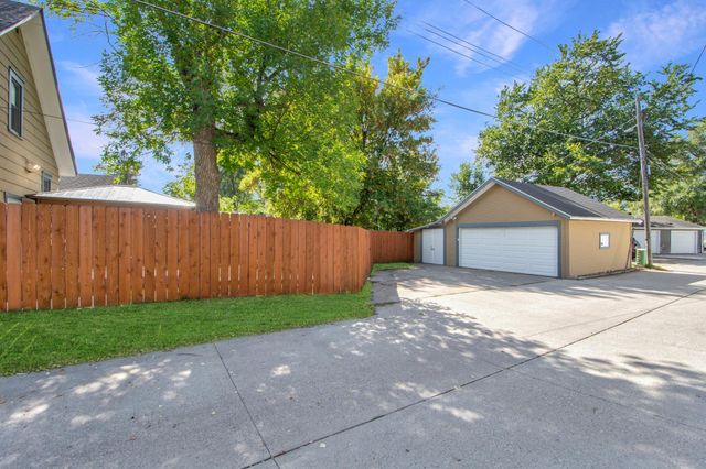 1213 14th Street S, Fargo, ND 58103