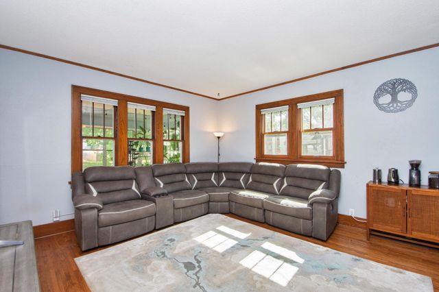 1213 14th Street S, Fargo, ND 58103