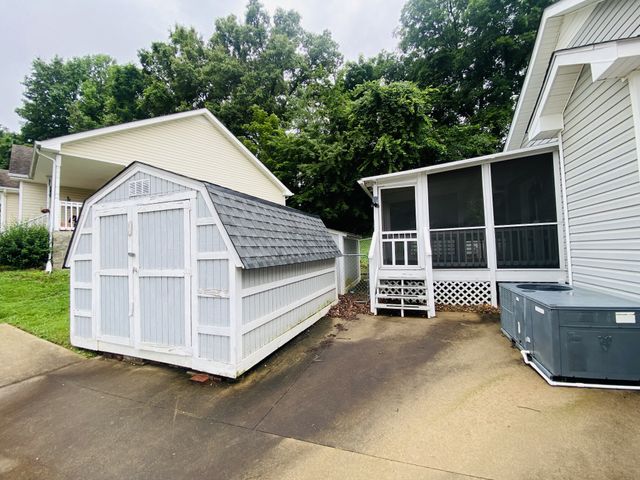 2754 Applemill Ct, Clarksville, TN 37040