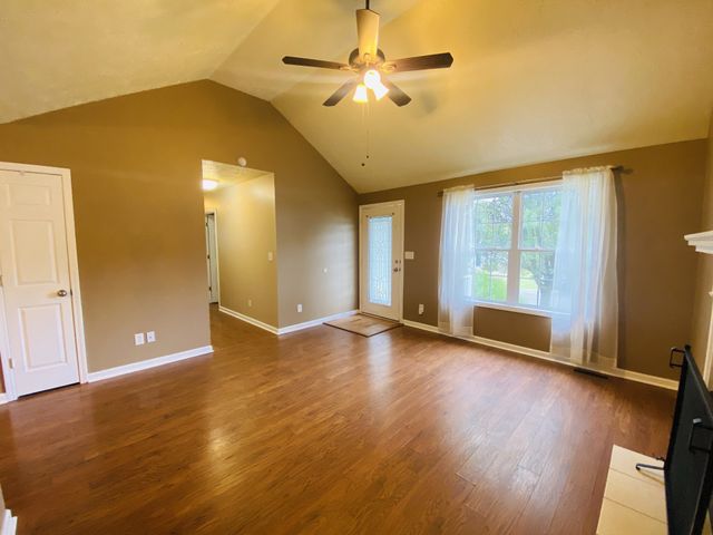2754 Applemill Ct, Clarksville, TN 37040