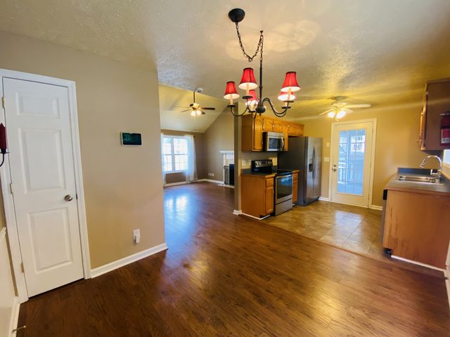 2754 Applemill Ct, Clarksville, TN 37040