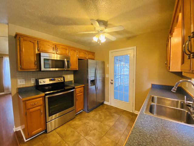 2754 Applemill Ct, Clarksville, TN 37040