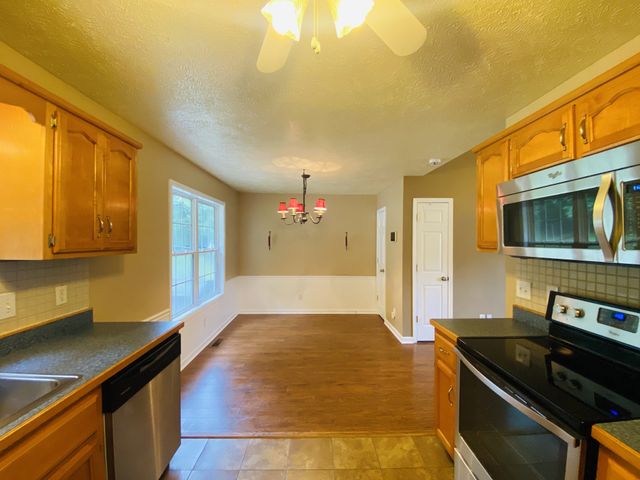 2754 Applemill Ct, Clarksville, TN 37040