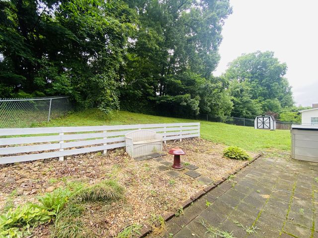 2754 Applemill Ct, Clarksville, TN 37040