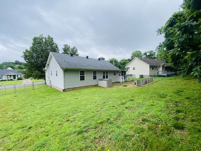 2754 Applemill Ct, Clarksville, TN 37040