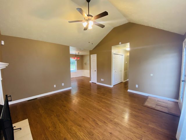 2754 Applemill Ct, Clarksville, TN 37040
