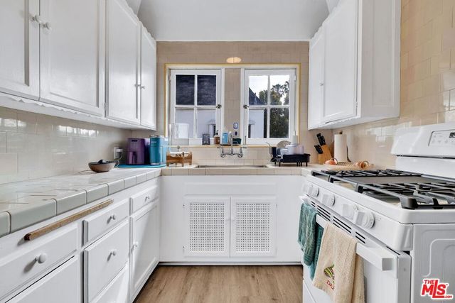 8016 Selma Avenue, Los Angeles, CA 90046