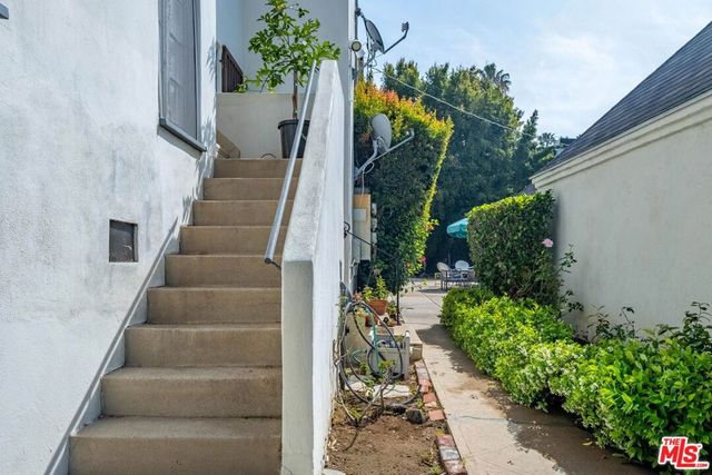 8016 Selma Avenue, Los Angeles, CA 90046