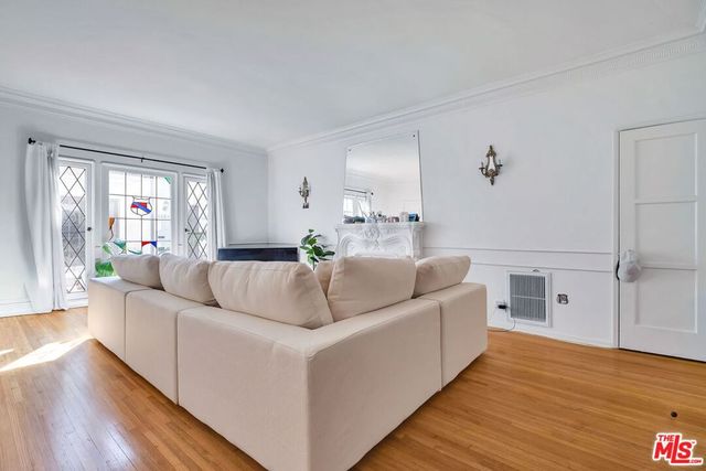 8016 Selma Avenue, Los Angeles, CA 90046