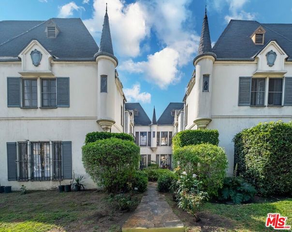 8016 Selma Avenue, Los Angeles, CA 90046