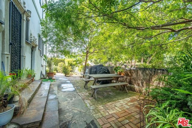 8016 Selma Avenue, Los Angeles, CA 90046