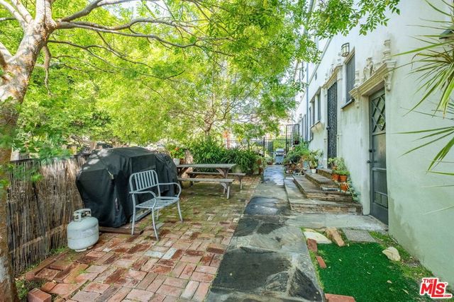 8016 Selma Avenue, Los Angeles, CA 90046