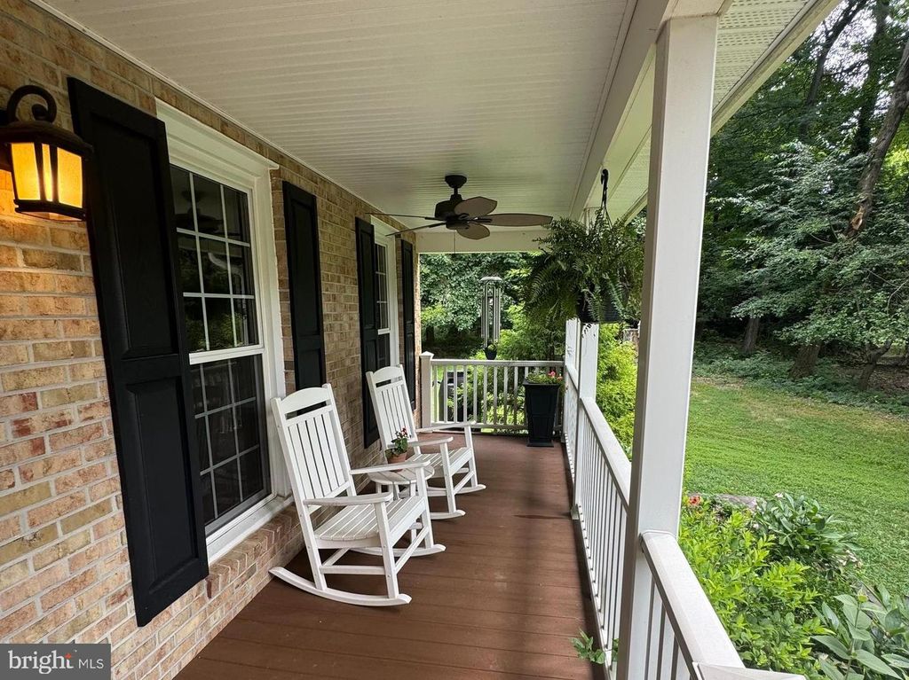 2330 AUGUSTUS CT, Vienna, VA 22180