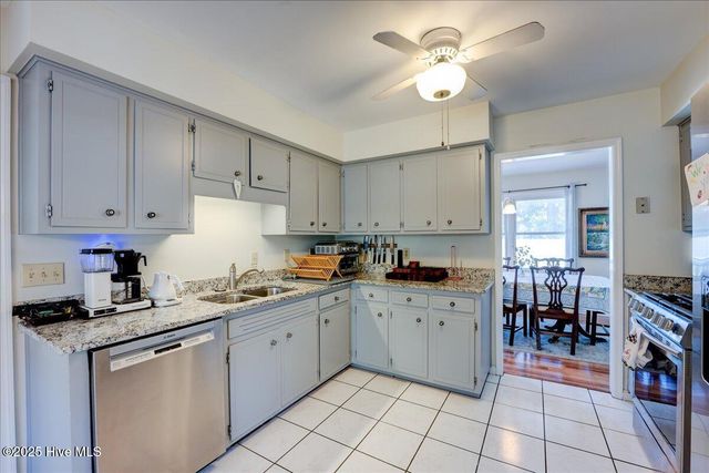 102 Pinewood Drive, New Bern, NC 28562